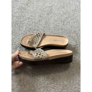 Donald Pliner  Thongs Slide Sandals Gal Gold Shimmer Leather Low Wedge 9.5